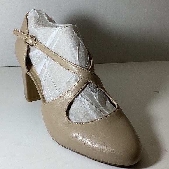 Tracy Strappy Pump - Picture 7 of 11